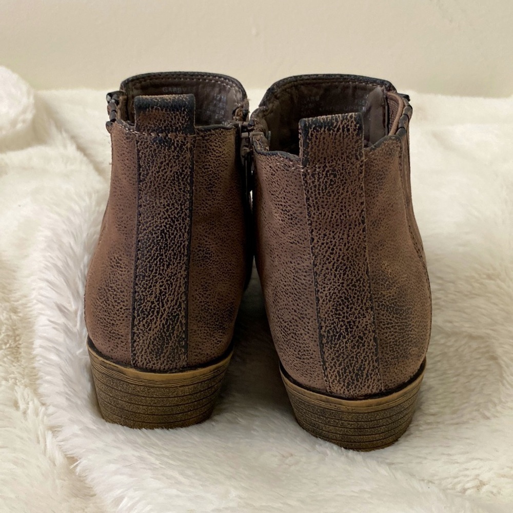 Girls rustic brown suede like ankle boot size 12M - Picture 3 of 6